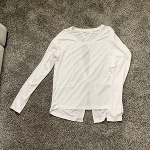Athleta Essence Twist top with keyhole back accent.